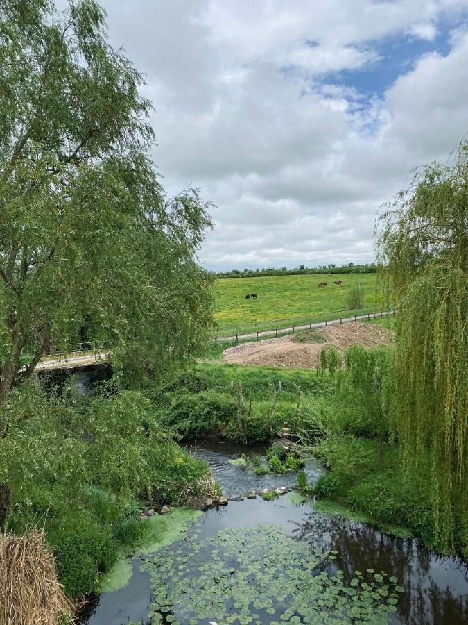 Готель Moulin Le Fleurie Charenton-du-Cher Екстер'єр фото